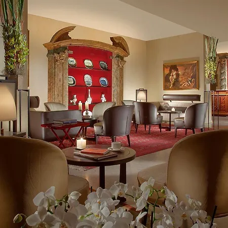Raphael - Relais & Chateaux 5* روما