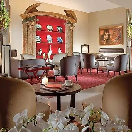 Raphael - Relais & Chateaux 5* Róma