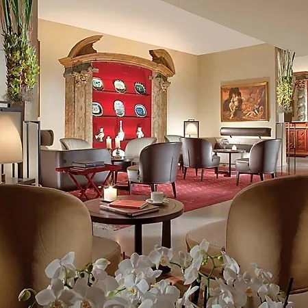 Raphael - Relais & Chateaux