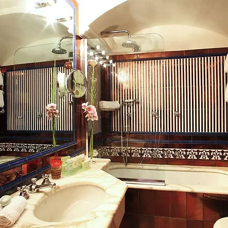 Raphael - Relais & Chateaux