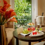 Hotel Raphael - Relais & Chateaux Řím