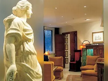 Raphael - Relais & Chateaux Szálloda 5*